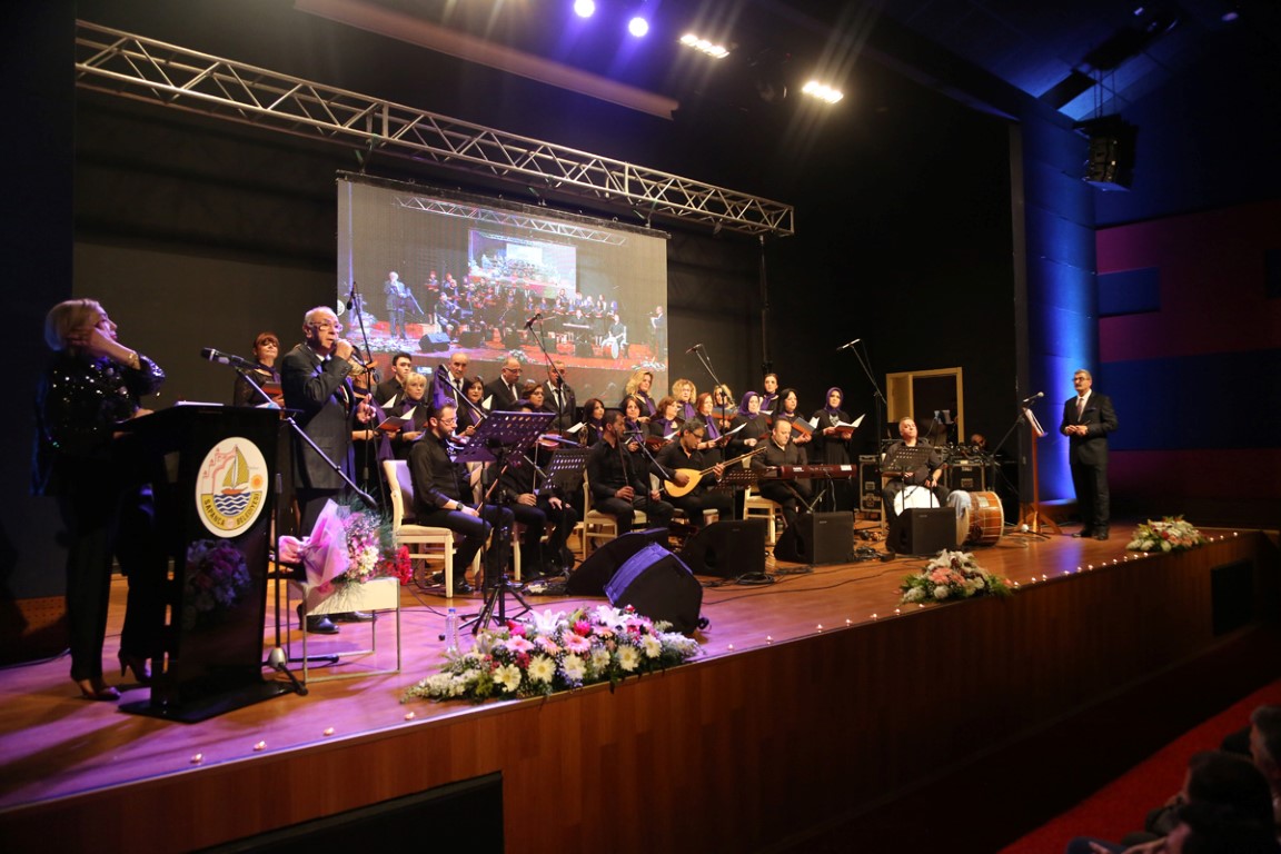Sapanca Belediyesi Kurumsal Web Sitesi - Sapanca'da Türk Halk Müziği  Konserine Büyük İlgi