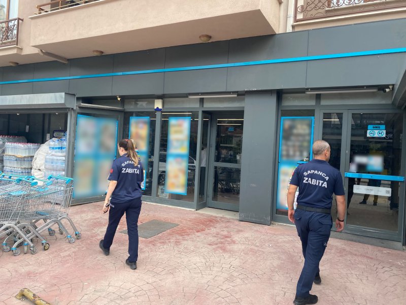 Sapanca Belediyesi Zabıta Ekiplerinden Market Denetimi