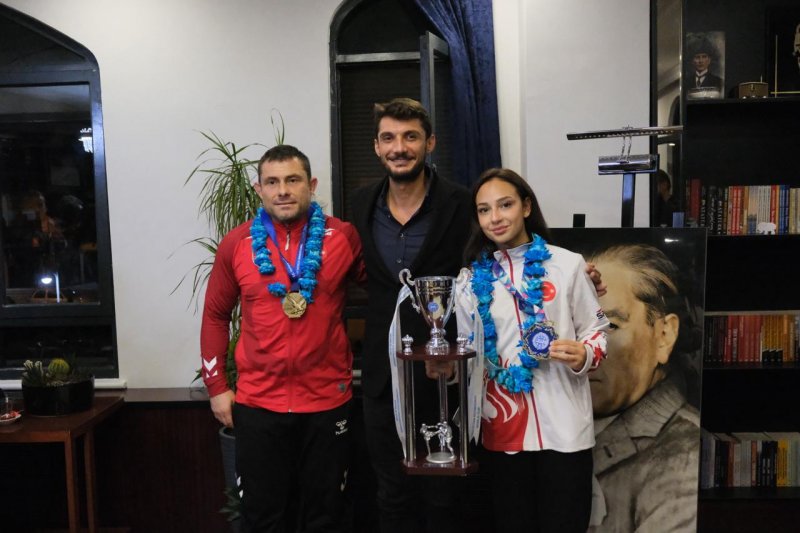 Sapanca, Dünya Şampiyonlarını Coşkuyla Karşıladı